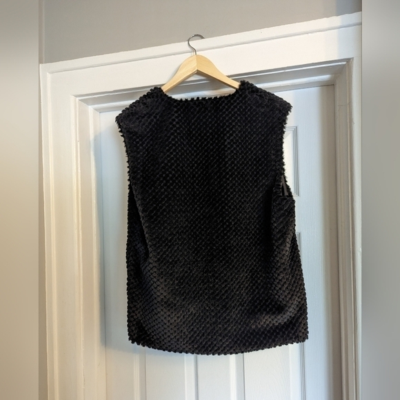 Woman's Black Faux Fur/Plush Vest- One Size - Picture 2 of 8